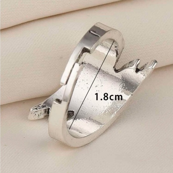 BLACK RHINESTONES SPIRAL SILVER RING - Picture 4 of 4